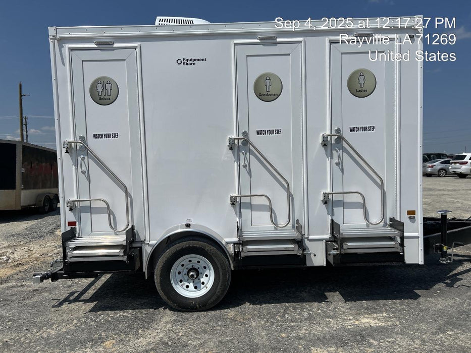 2025 PORTABLE RESTROOM TRAILER RRAV258741