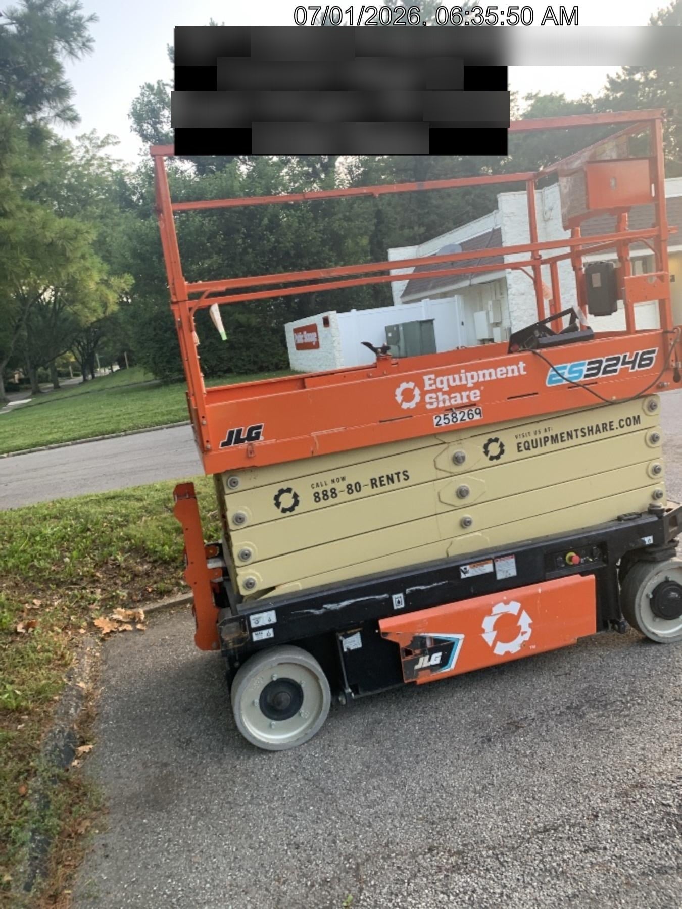 2022 JLG ES3246