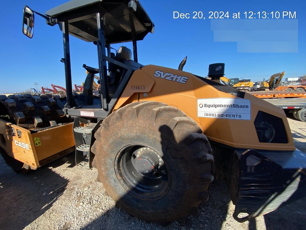 2021 CASE SV211E