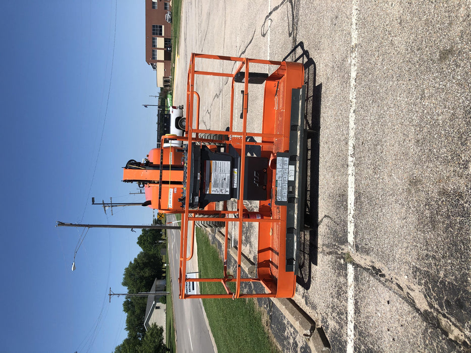 2019 JLG 460SJ
