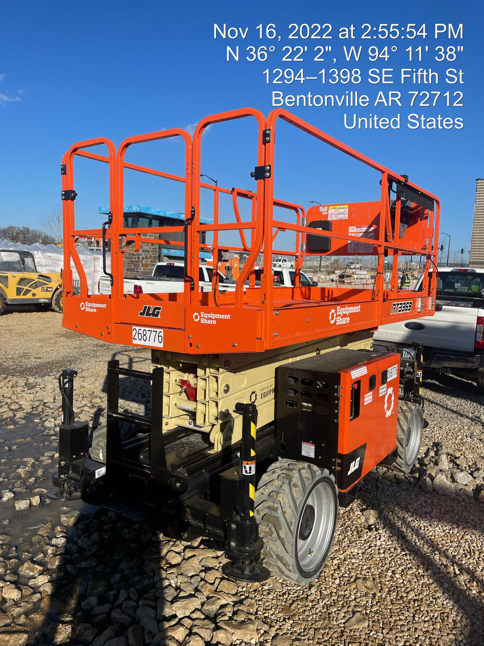2022 JLG RT3369
