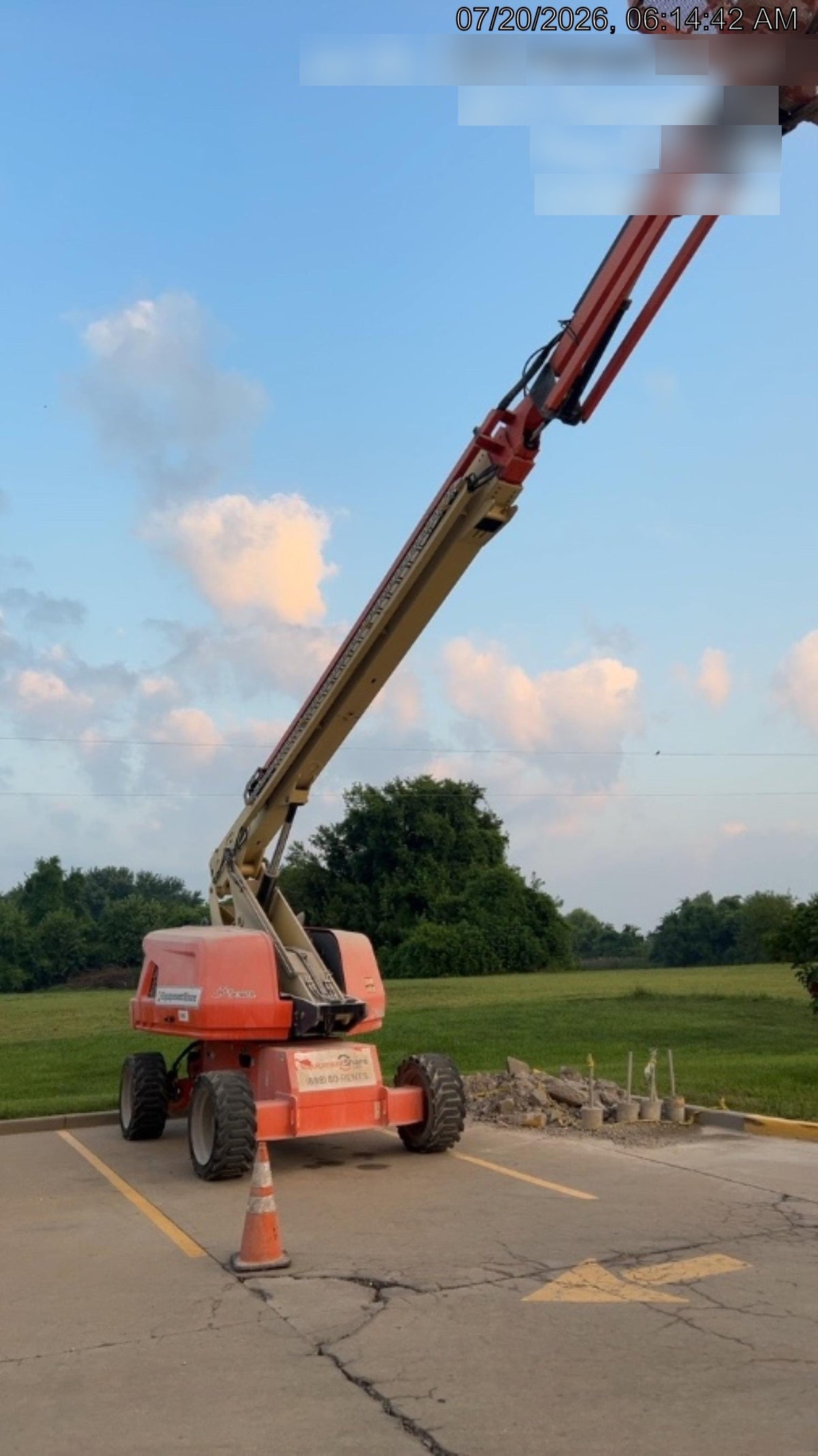 2018 JLG 660SJ