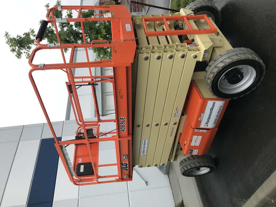 2019 JLG 4069LE