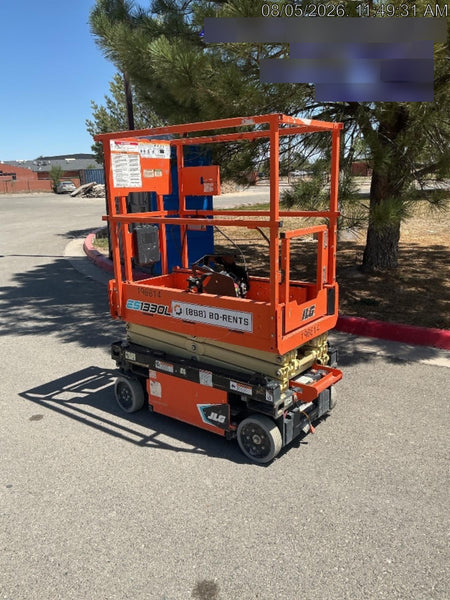 2021 JLG ES1330L