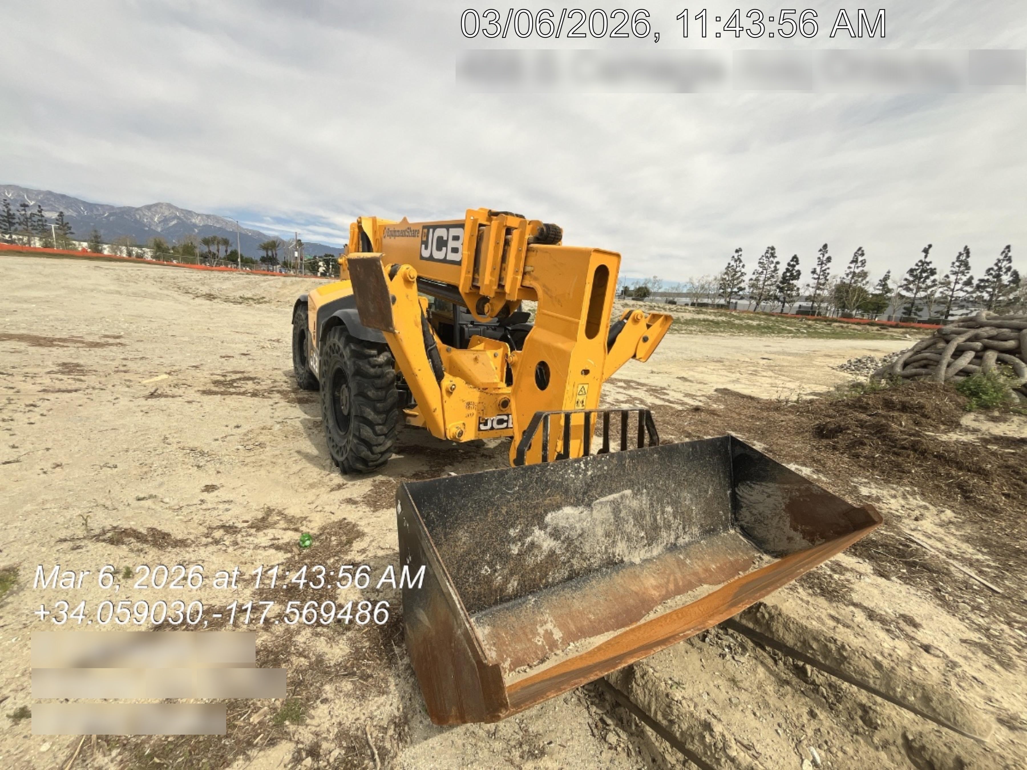 2025 JLG 1001100823