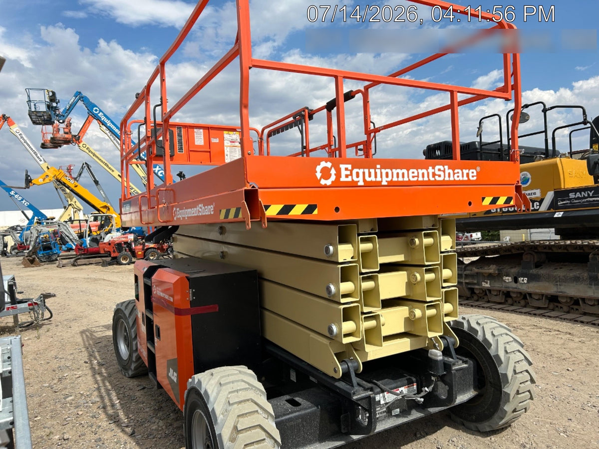 2025 JLG RT4394
