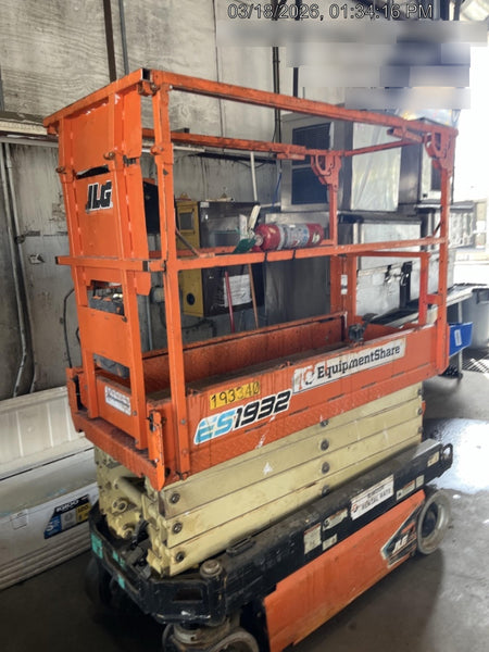 2021 JLG ES1932