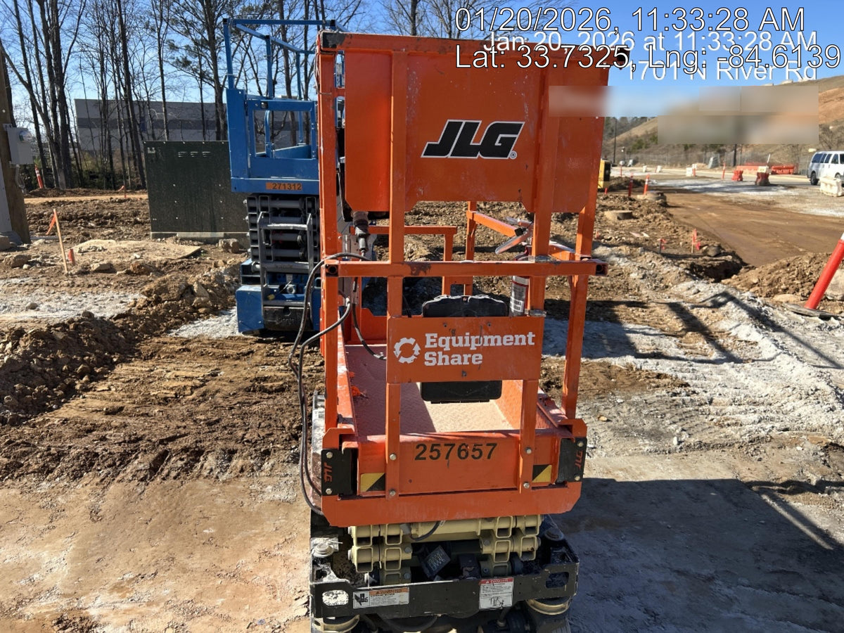 2022 JLG ES1330L