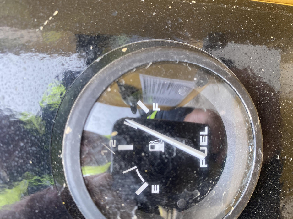 2021 Vac-Tron LP573XDT 500 Gallon Debris Tank w/ Hydraulic Tilt, two (2) 100 Gallon Water Tanks, Low Profile Torsion Axles (12,000 GVWR)