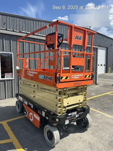 2022 JLG ES3246
