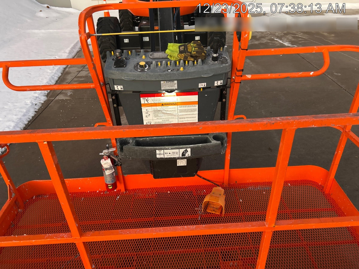 2025 JLG 600AJ