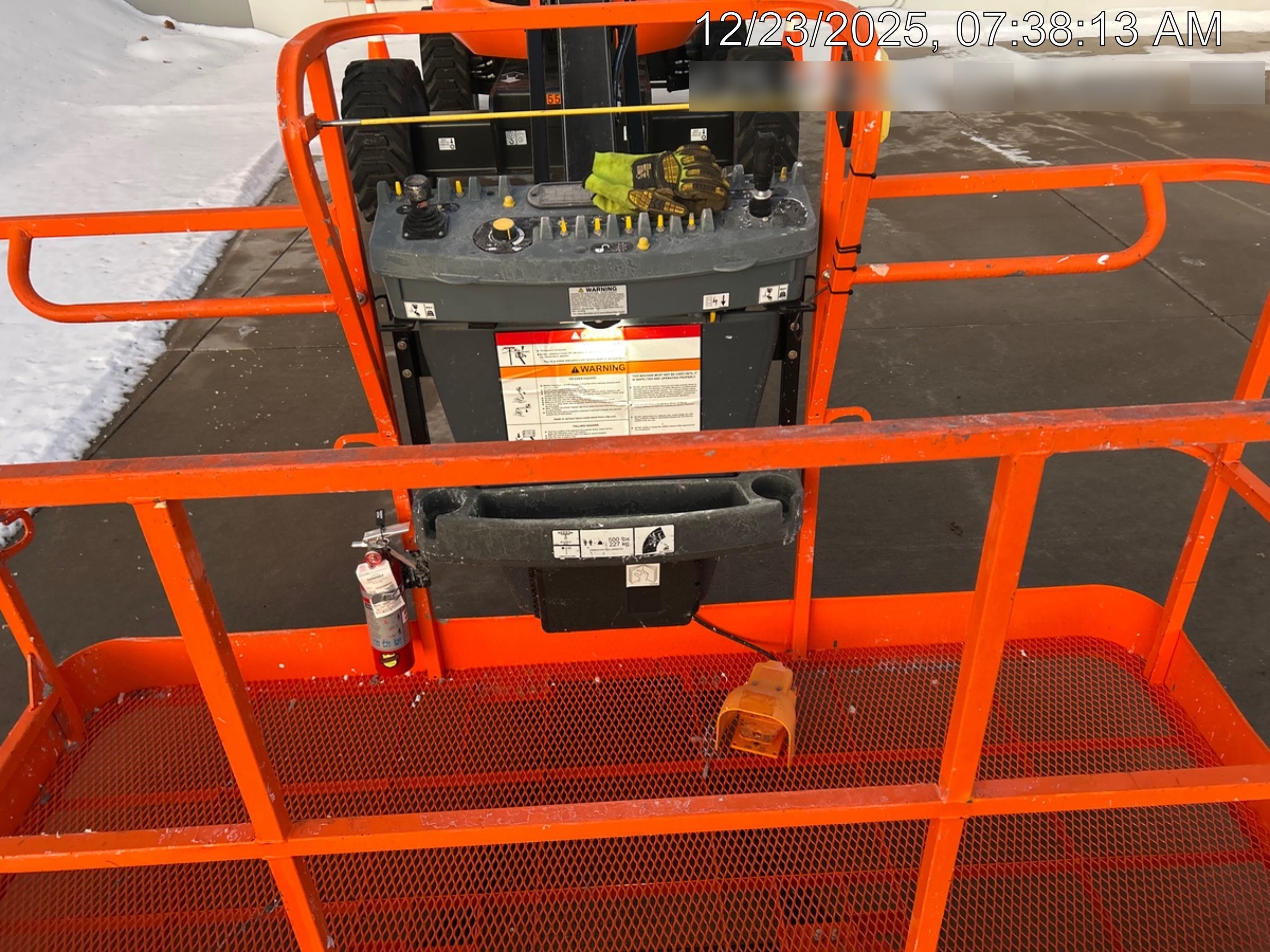 2025 JLG 600AJ
