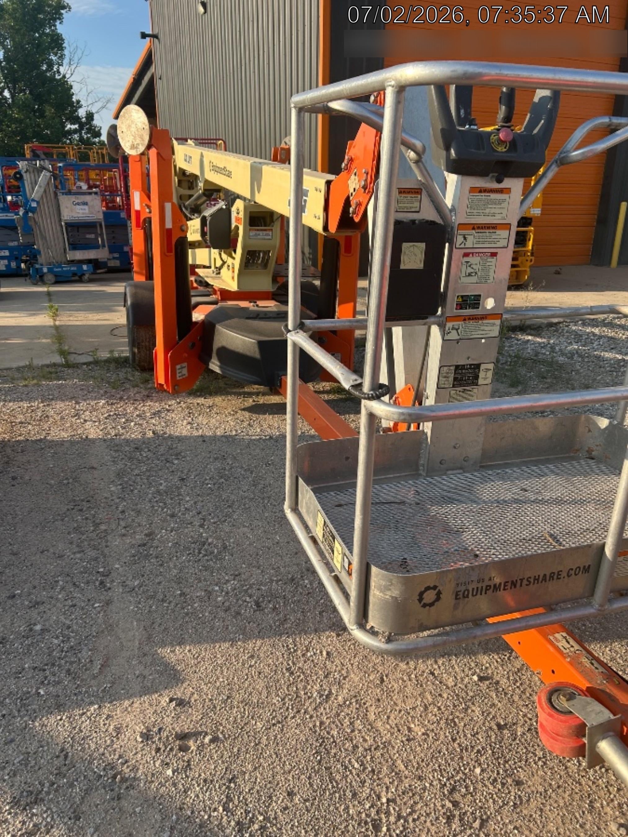 2023 JLG T500J