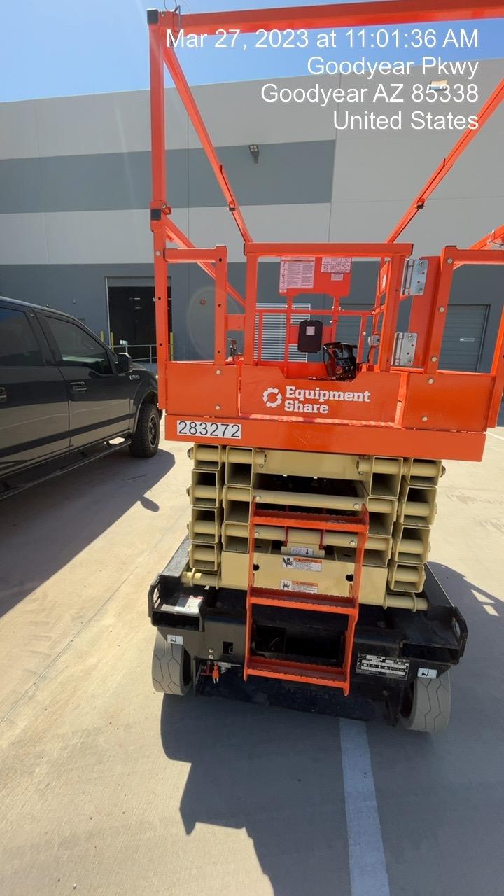 2022 JLG ES3246