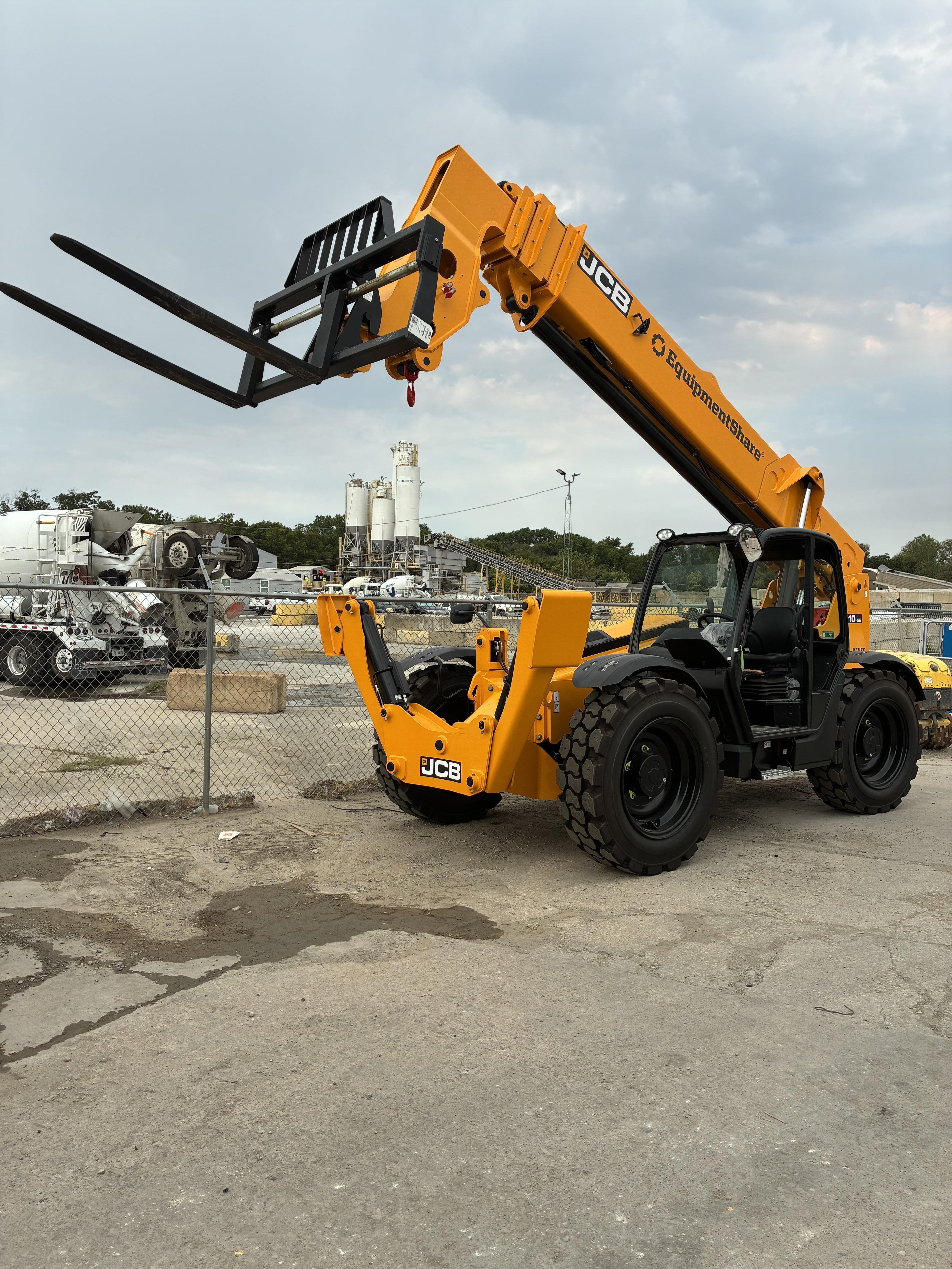 2026 JCB 510-56