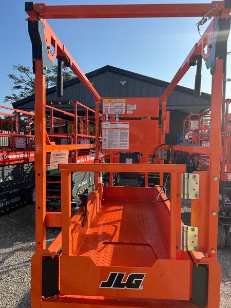 2025 JLG ES1932