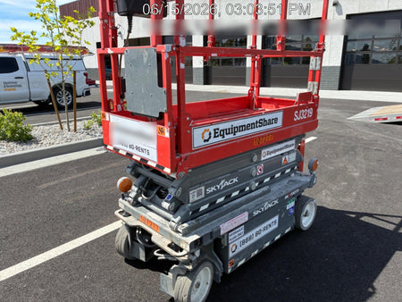 2020 Skyjack SJIII-3219 Solid NM Tires, Half height spring hinged entry gate, Dual Beacons, 800W Inverter