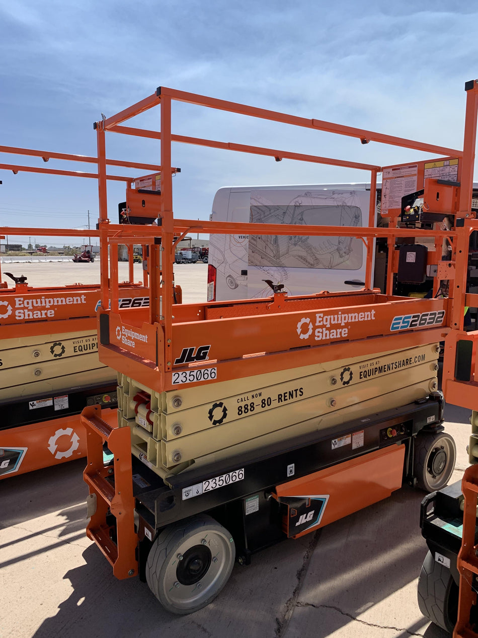 2022 JLG ES2632