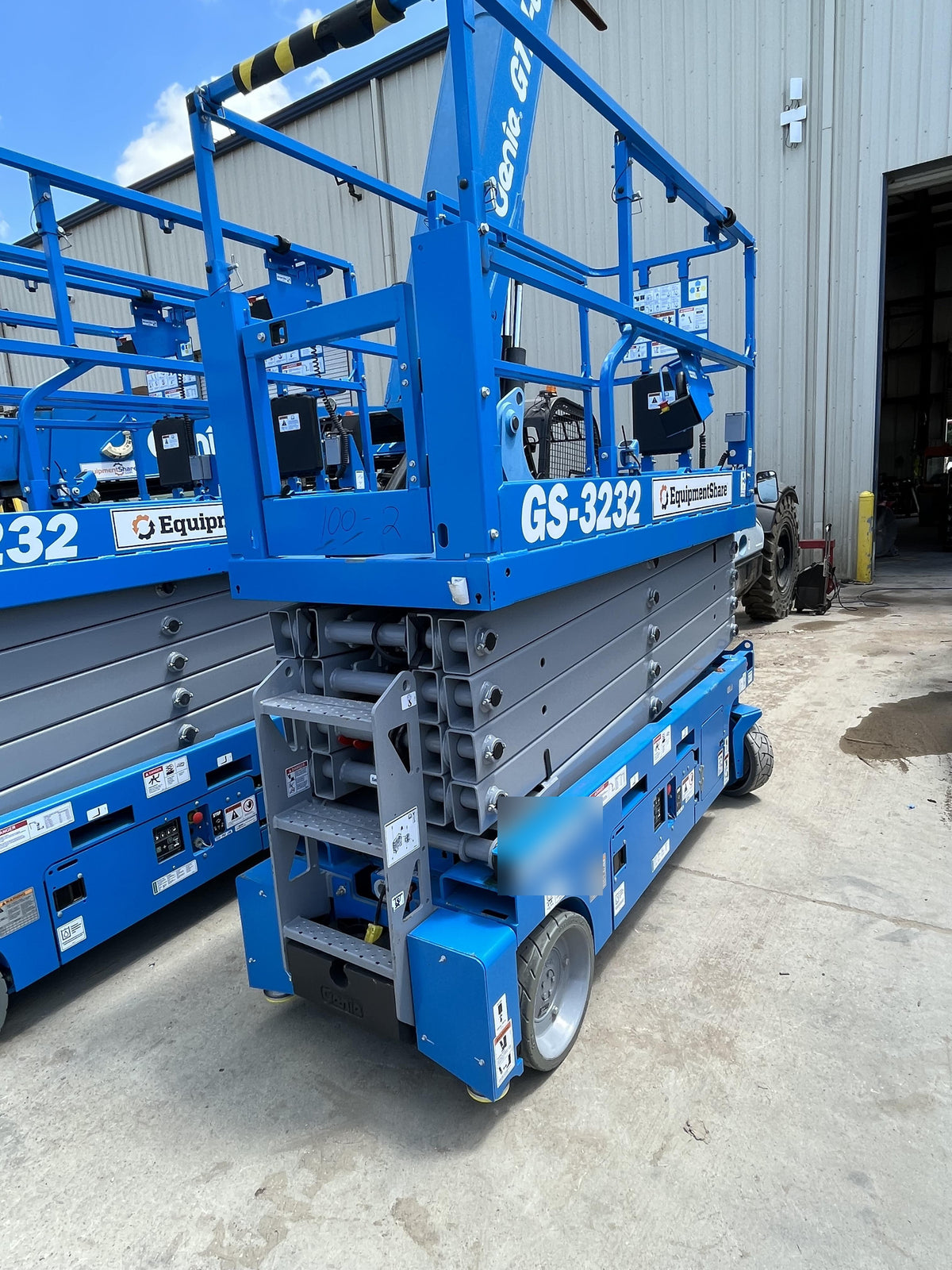 2023 GENIE GS-3232