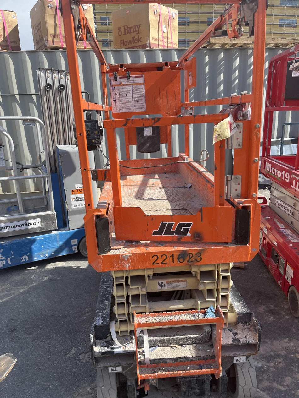 2022 JLG ES1932