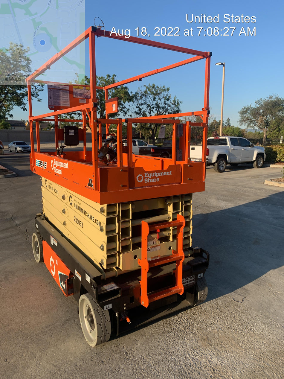 2022 JLG ES3246