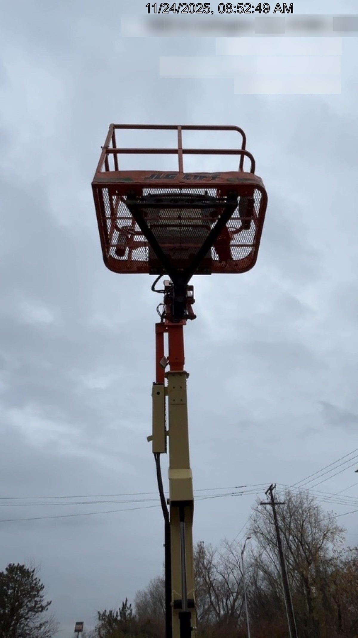 2019 JLG E400AJPN