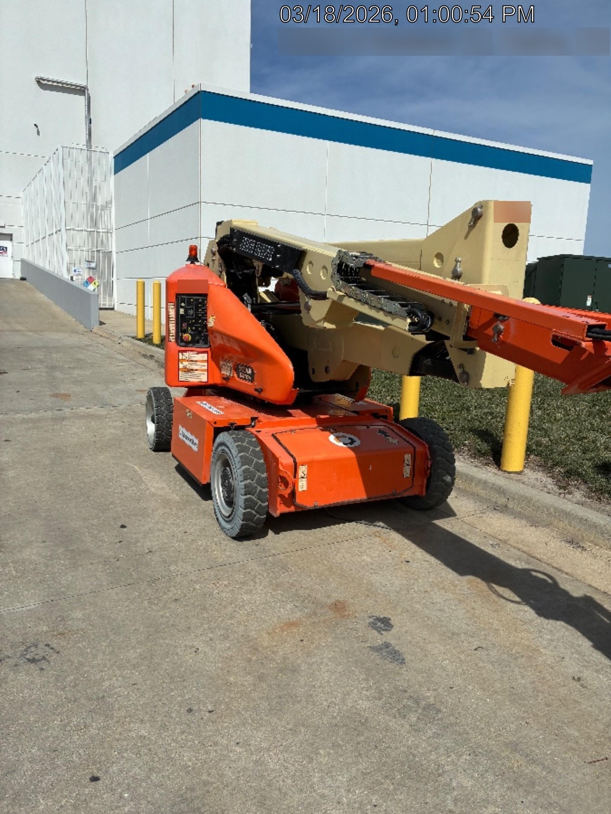 2020 JLG E400AJPN