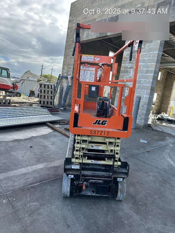 2025 JLG ES1932
