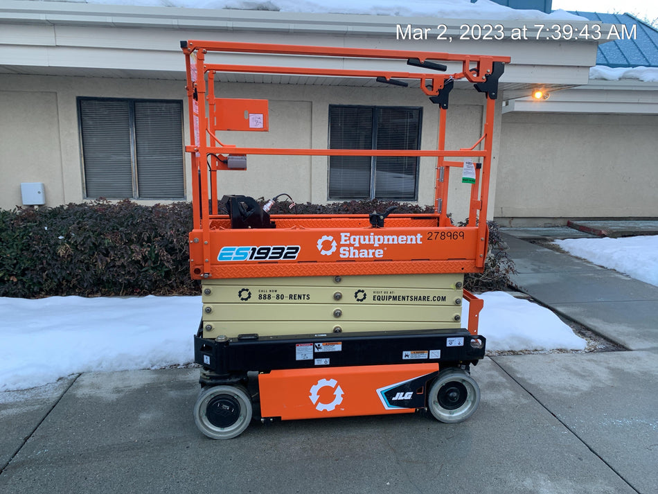 2022 JLG ES1932