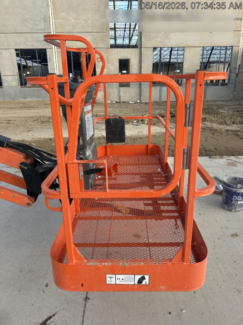 2016 JLG 660SJ