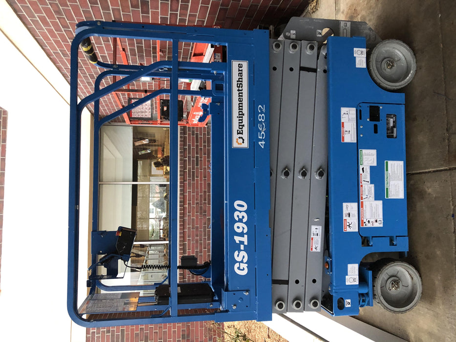 2019 Genie GS-1930 Fixed rails with chain Entry