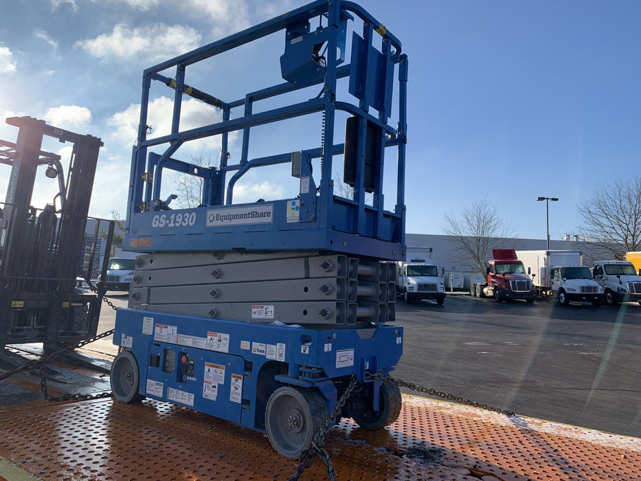 2020 Genie GS-1930 Solid Non Marking Tires, Beacon, Folding rails with half height swing gate