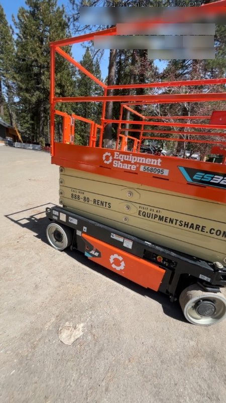 2025 JLG ES3246