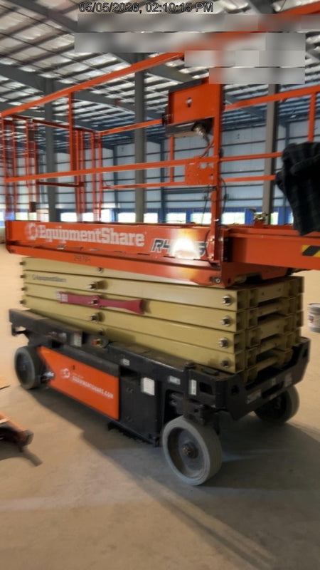 2023 JLG R4045