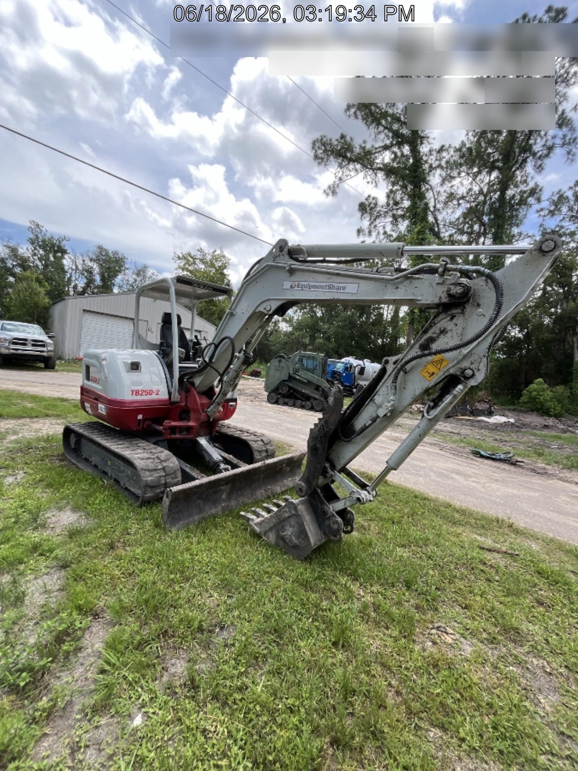 2023 TAKEUCHI TB250-2R