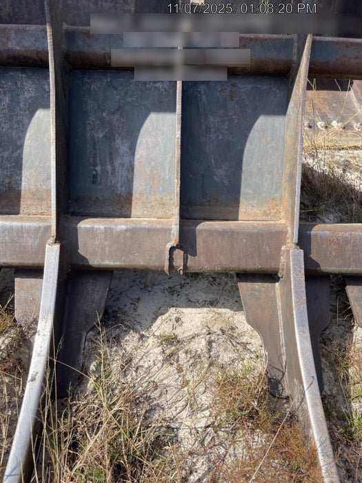 2017 Case 621G CLOSED CAB, JRB 416 STYLE HYD COUPLER