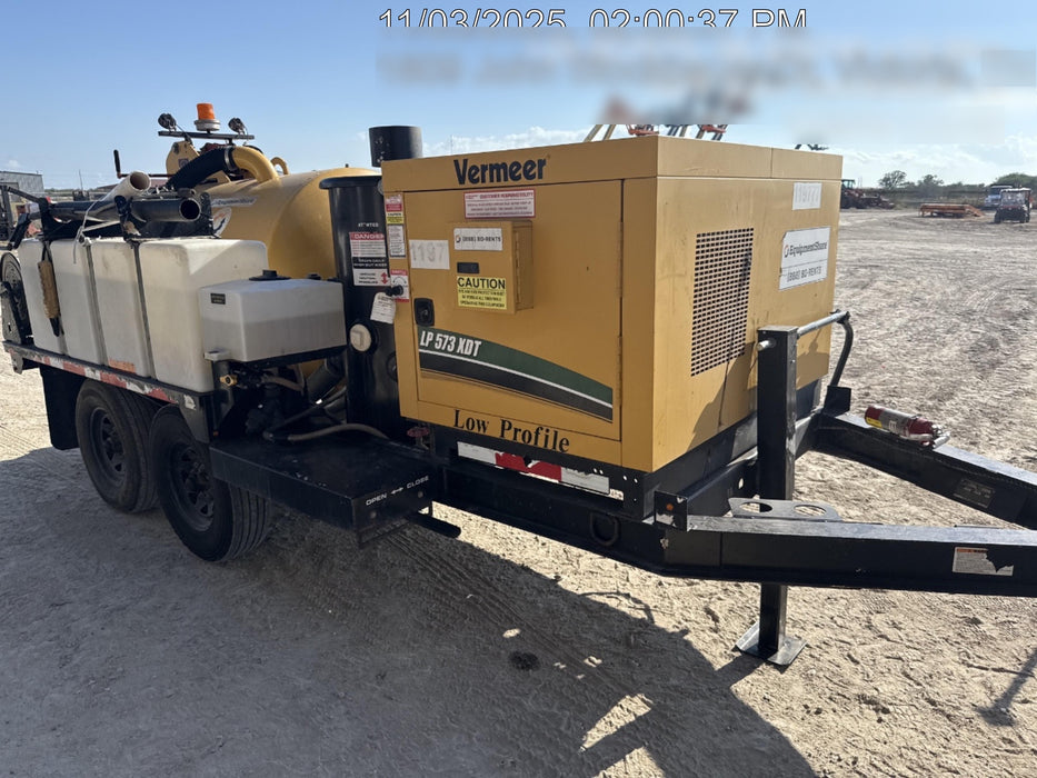 2020 Vac-Tron LP573XDT 24 HP Kohler Diesel Engine (Tier 4 Final), Includes 500 Gallon Debris Tank w/ Hydraulic Tilt, two (2) 100 Gallon Water Tanks, Low Profile Torsion Axles (12,000 GVWR), Manual Jack