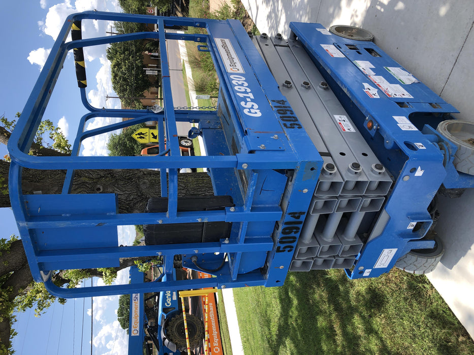 2019 Genie GS-1930 Fixed Rails with Chain Entry