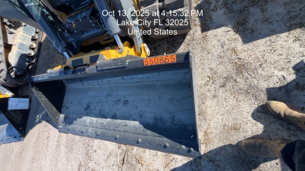 2025 JOHN DEERE 84" Bucket - John Deere