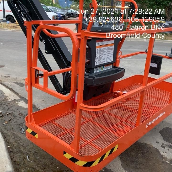2024 JLG 660SJ