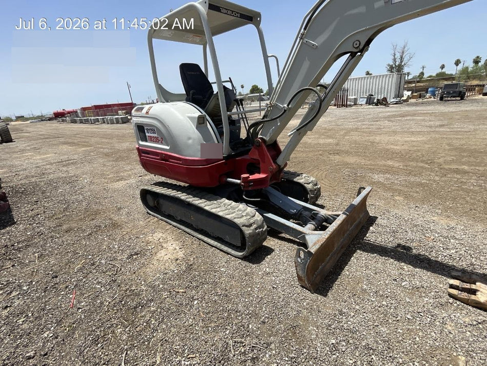 2021 TAKEUCHI TB235-2R