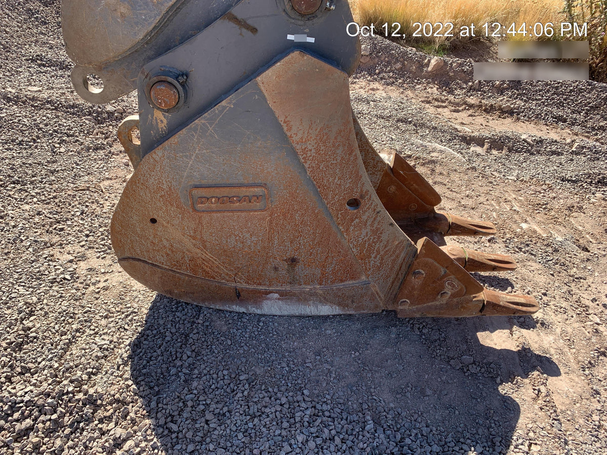 2020 DOOSAN 24" Bucket-Doosan