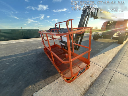2025 JLG 660SJ
