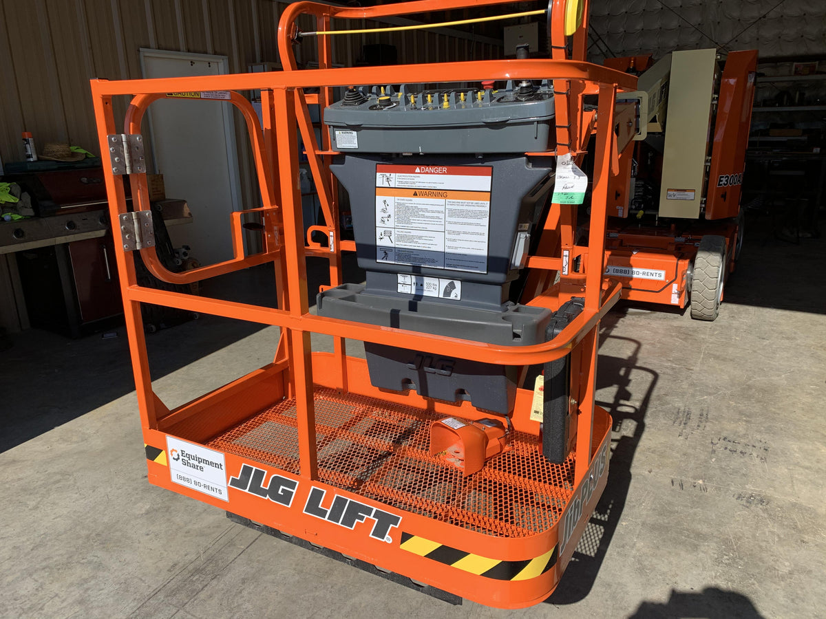 2021 JLG E300AJP