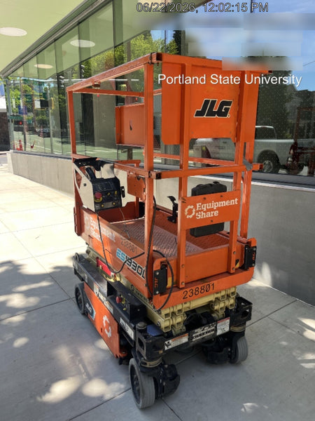 2022 JLG ES1330L