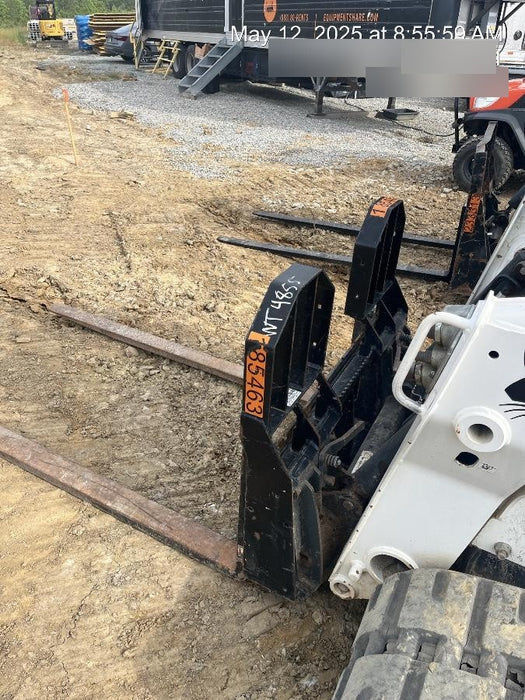 2021 TAKEUCHI 48" Pallet Forks - Takeuchi