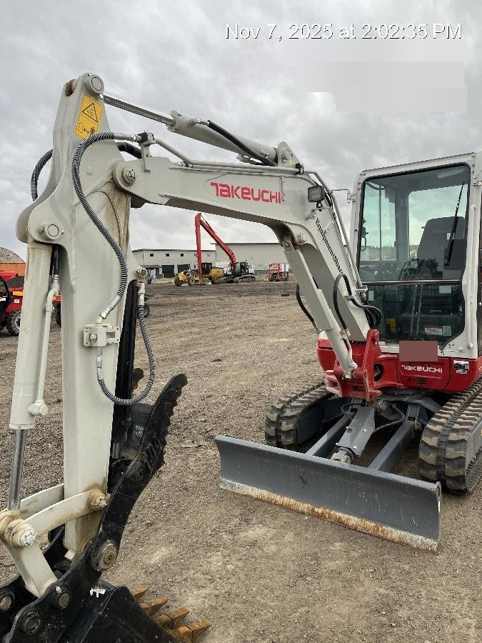 2025 TAKEUCHI TB235-2CR