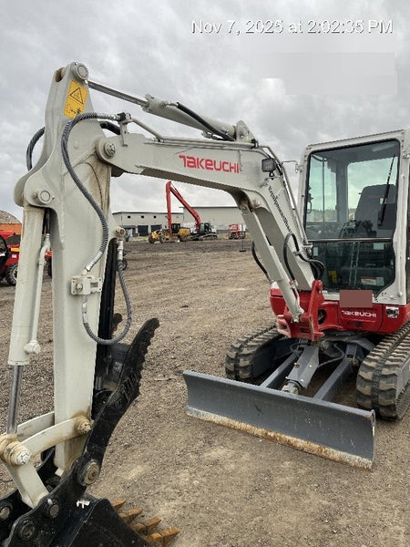 2025 TAKEUCHI TB235-2CR