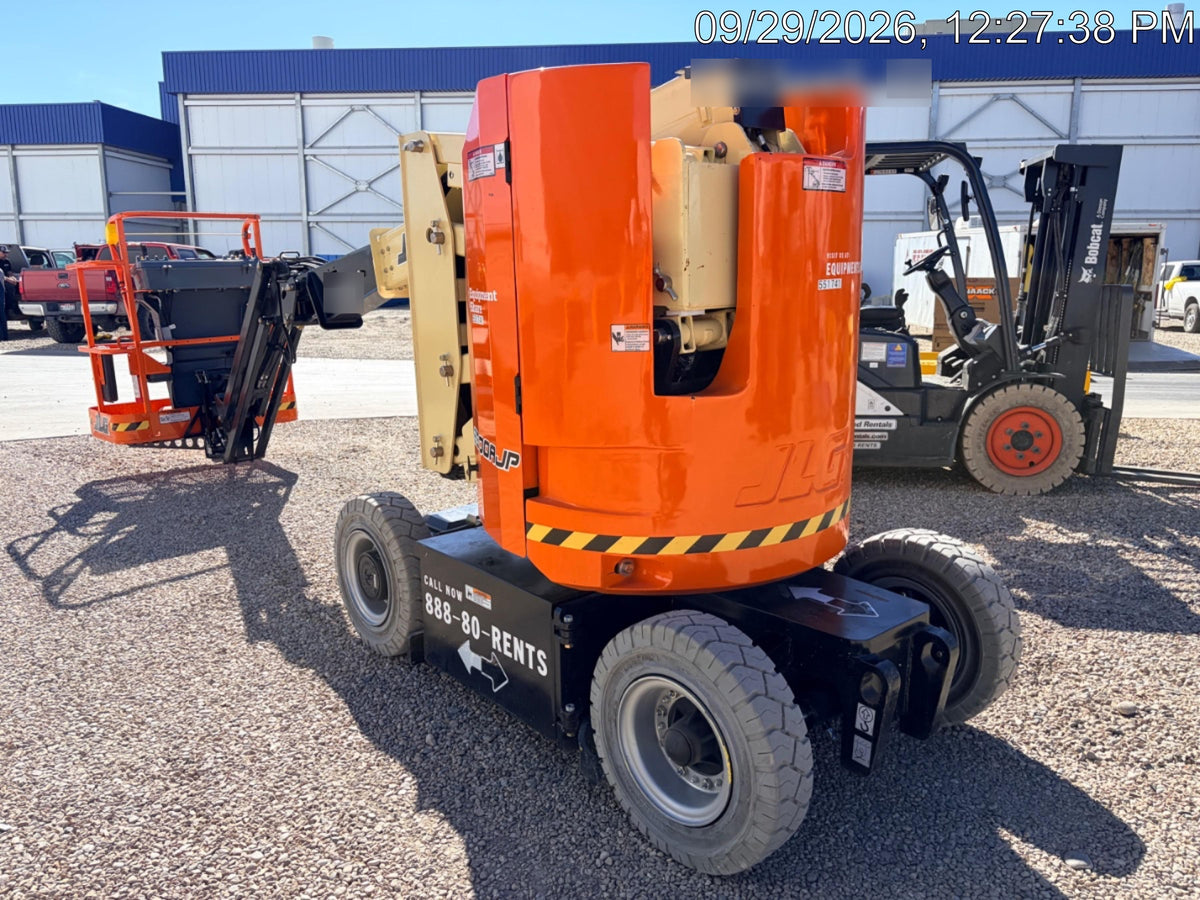 2025 JLG E300AJP
