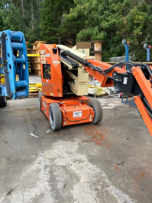 2019 JLG E300AJP